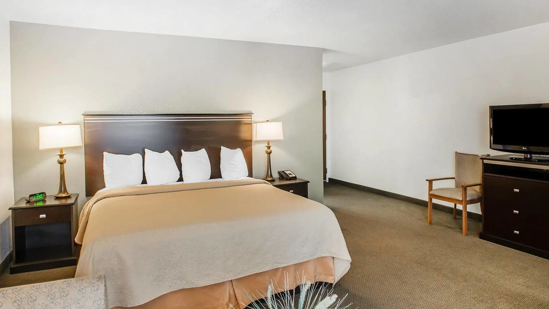Quality Inn & Suites Denver International Airport 3*,  United States