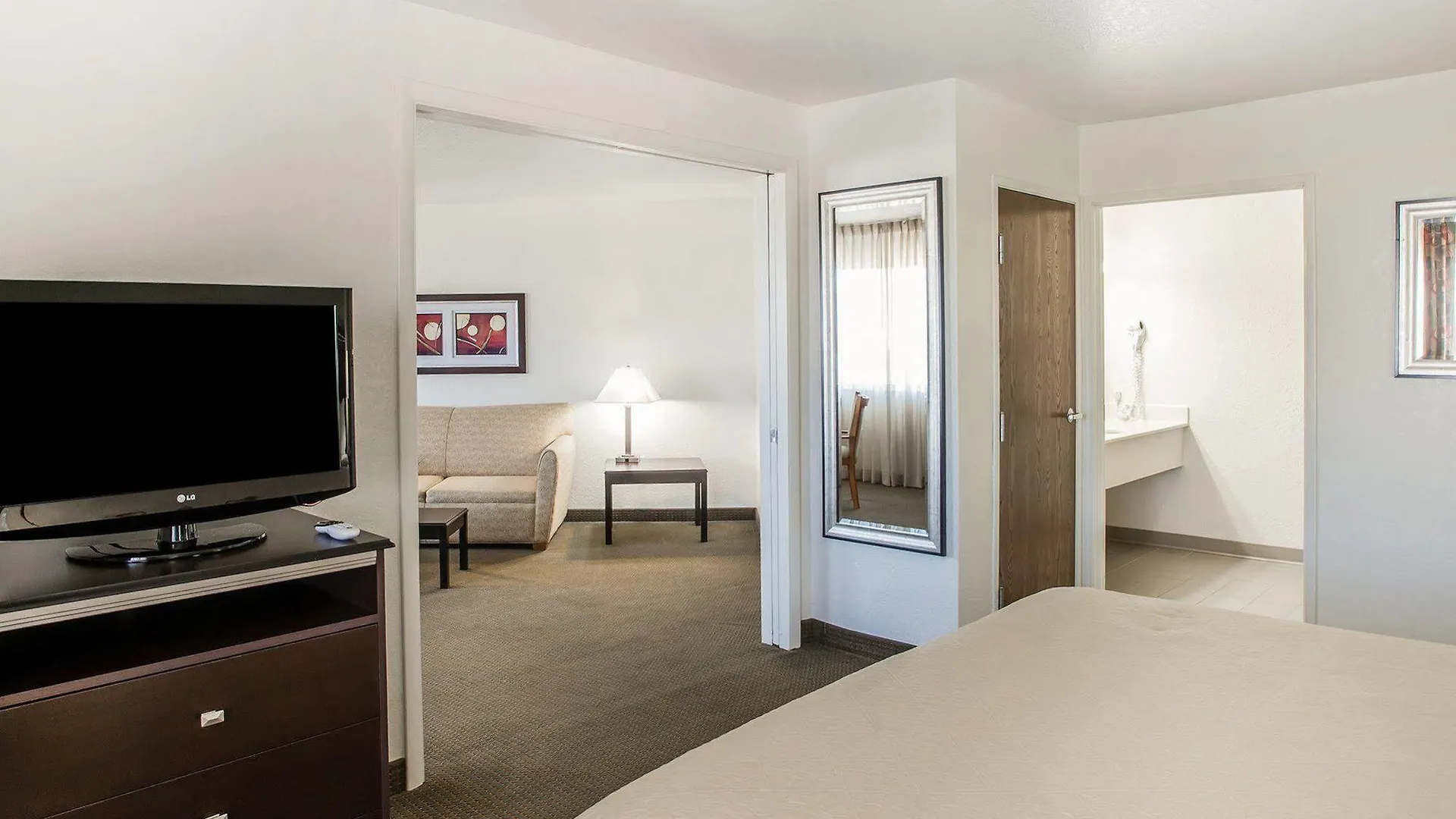 Quality Inn & Suites Denver International Airport Hotel