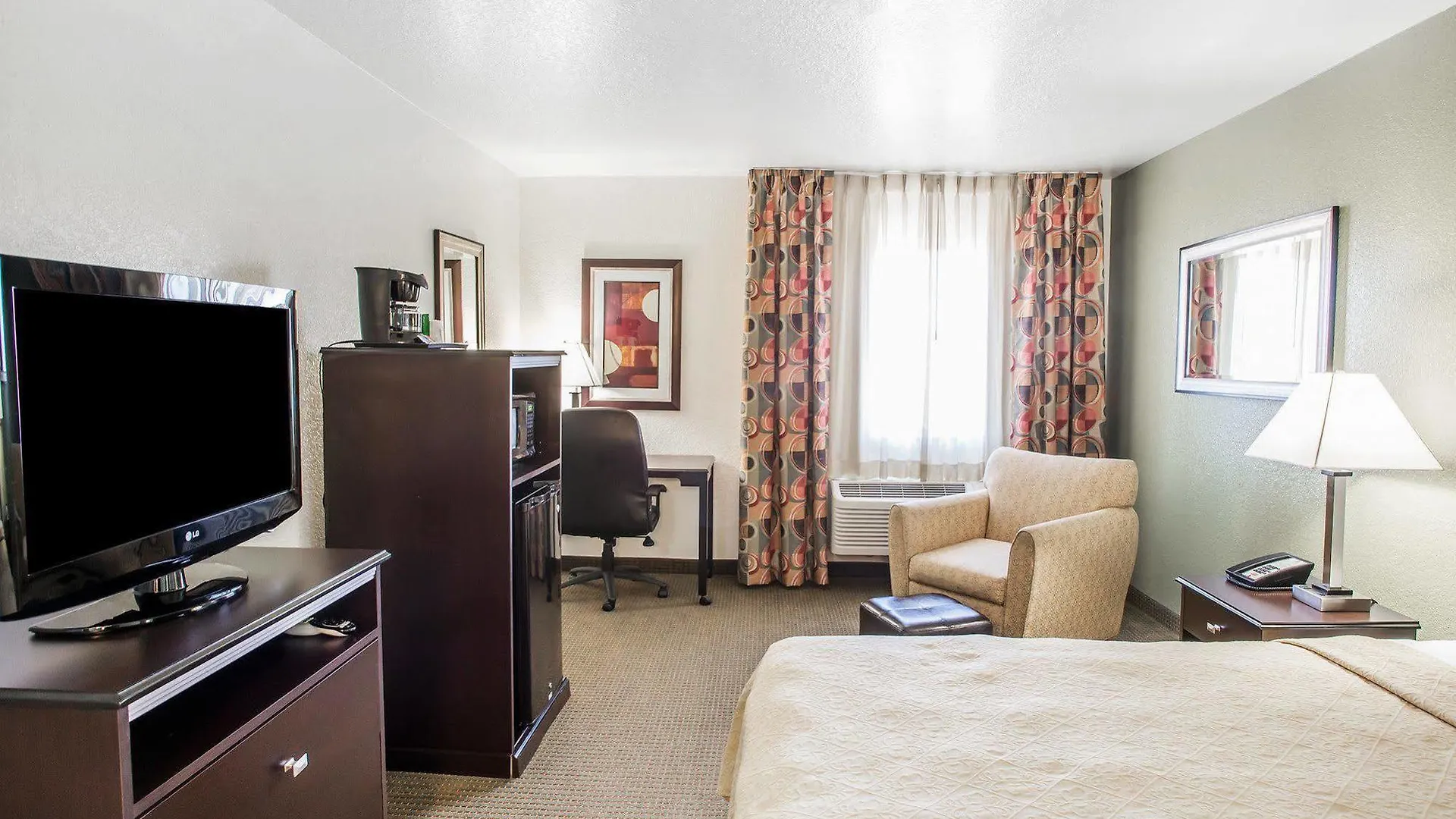 Quality Inn & Suites Denver International Airport Hotel