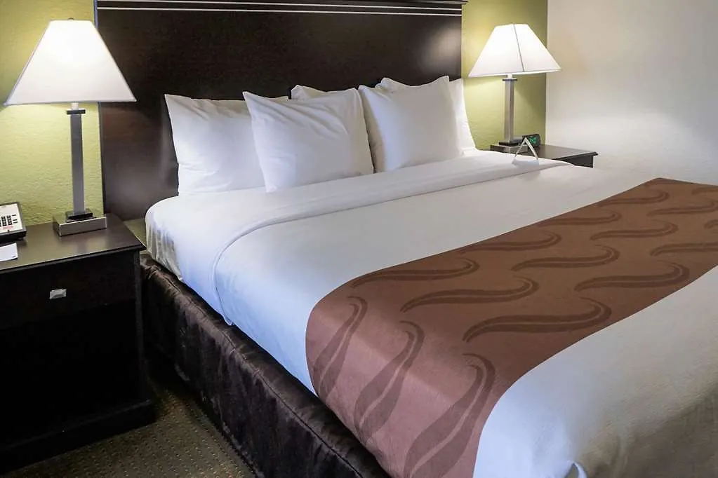 Quality Inn & Suites Denver International Airport 3*,
