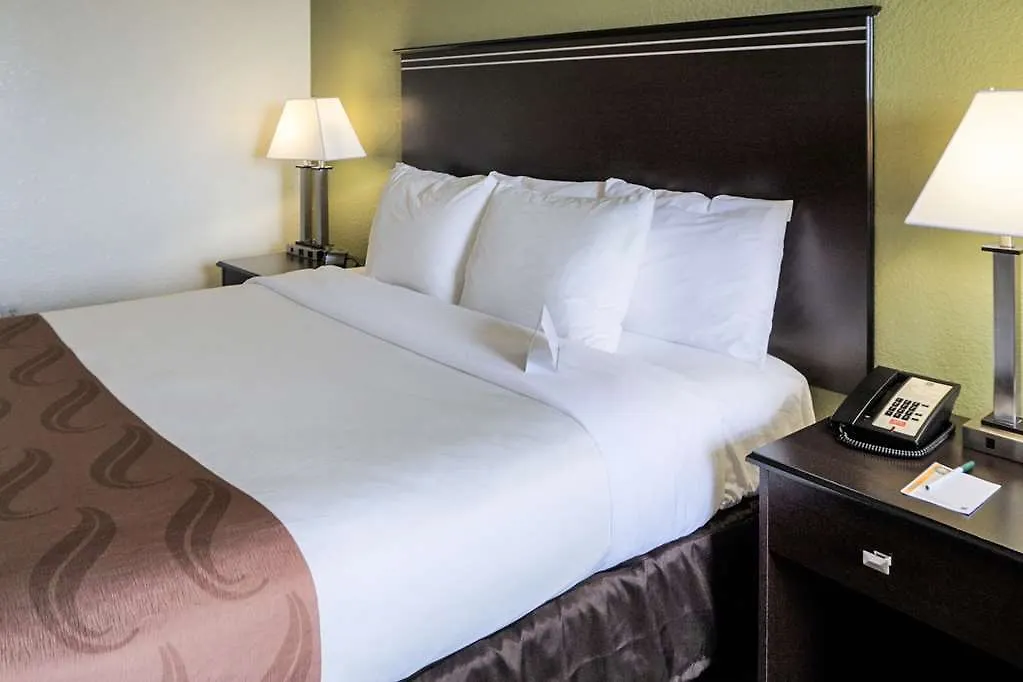 Hotel Quality Inn & Suites Denver International Airport